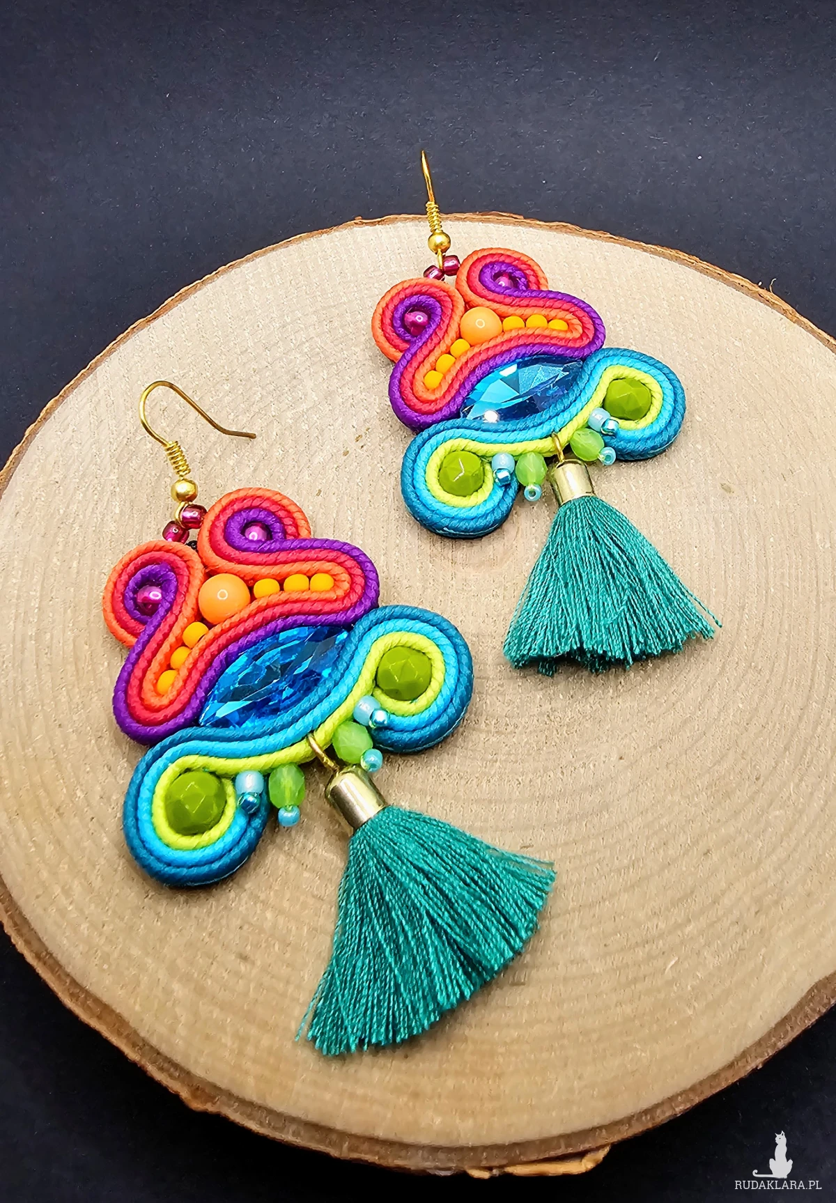 Kolorowe kolczyki sutasz z chwostami